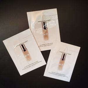 Samples of La Mer Soft Fluid Foundation 13 …